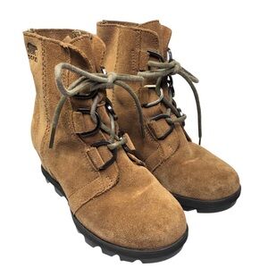 Sorel Kids Youth Brown Suede Lace-Up Joan of Artic boots size 2